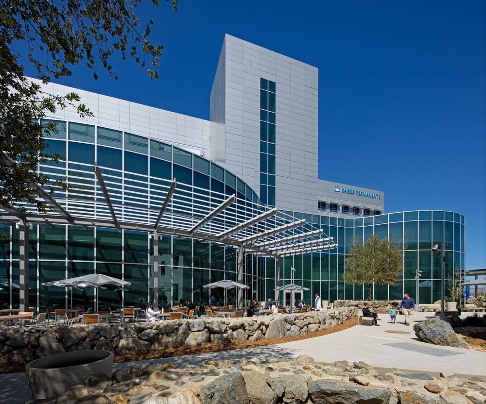 Kaiser Permanente San Marcos &mdash; entrance canopy and glazed lobby wall