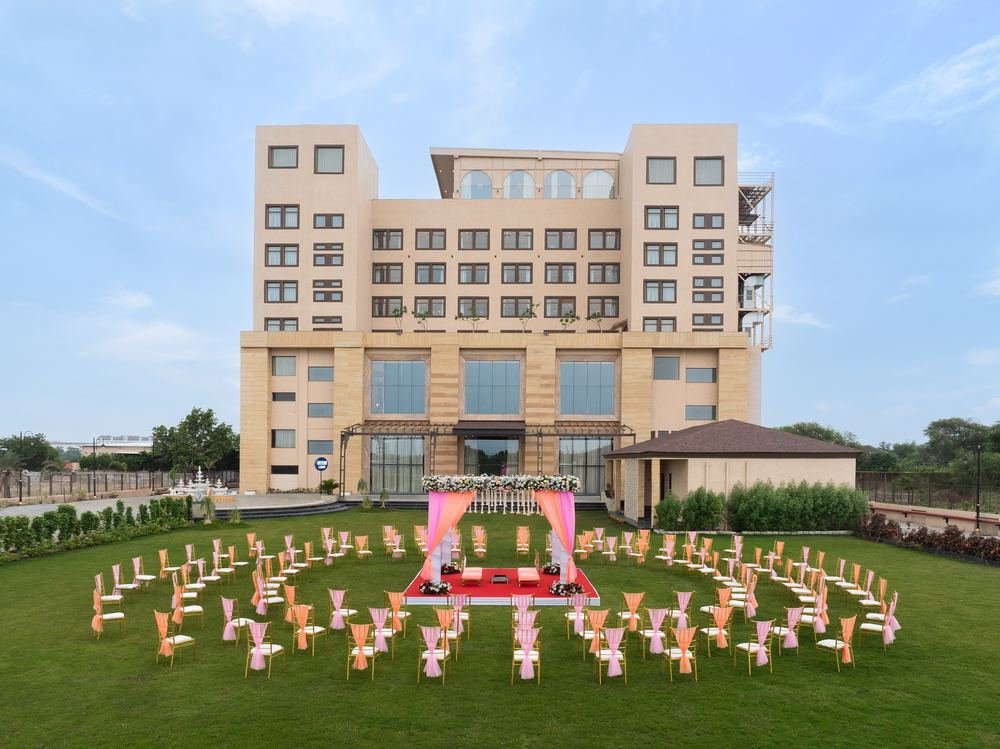 The banquet lawn set for a wedding