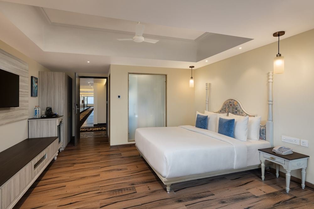 Suite bedroom