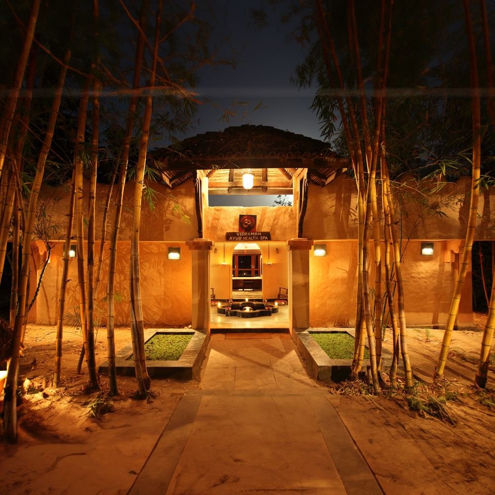 Bamboo-framed entry court