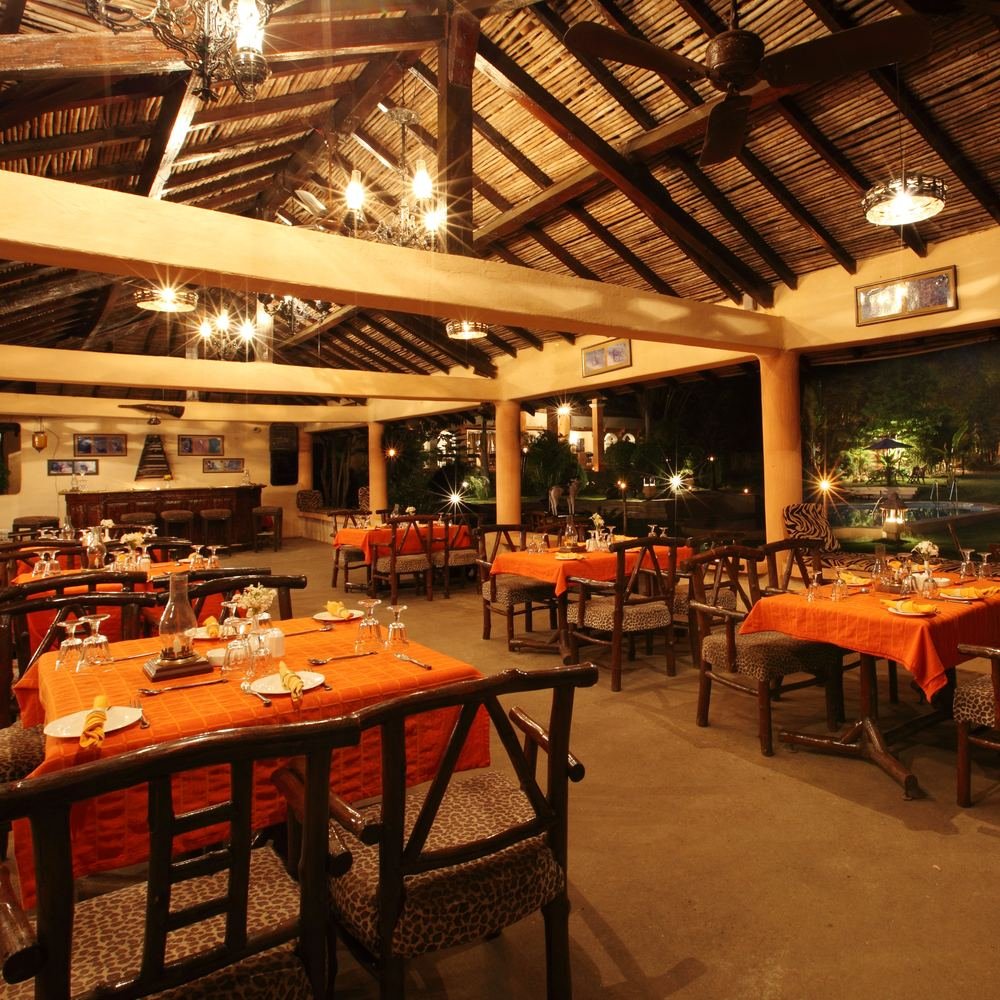 Specialty restaurant under an open roof